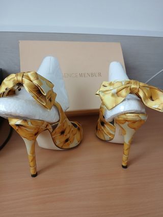 Zapatos Menbur amarillos tacón 37