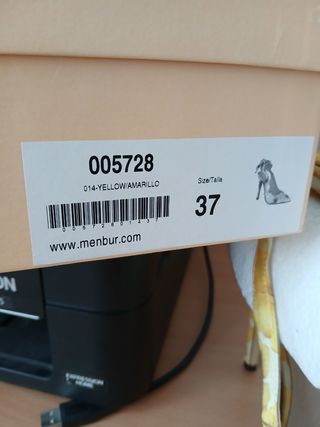Zapatos Menbur amarillos tacón 37