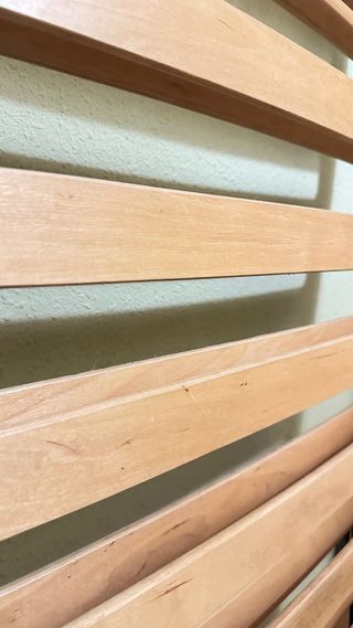 Somier 135cm con patas de madera