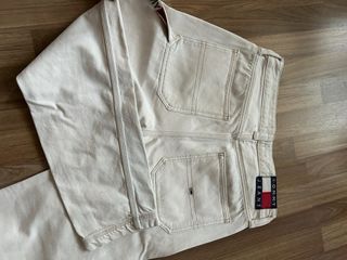 Vaqueros Tommy Jeans beige talla S