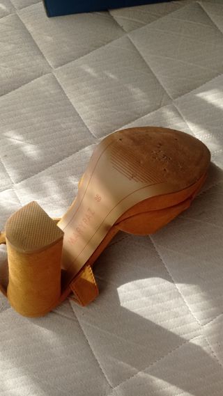 Sandalias MaryPaz color mostaza, talla 39