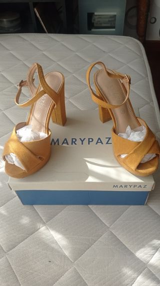 Sandalias MaryPaz color mostaza, talla 39