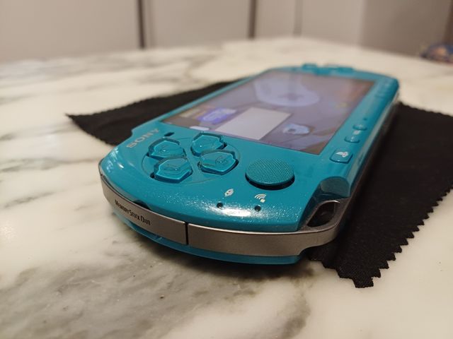 PSP 3004 64 GB blu turchese.