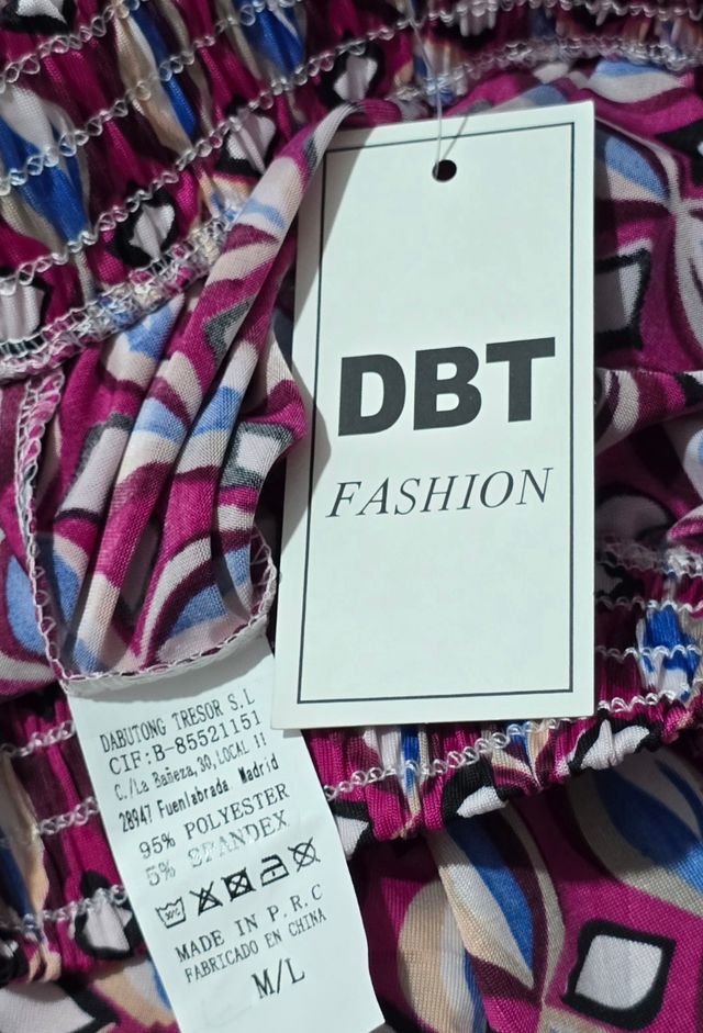 Short fucsia con estampado y bolsillos