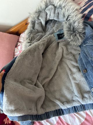 Chaqueta vaquera con capucha