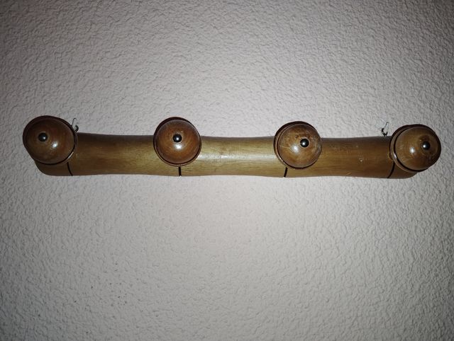 Perchero de madera - 4ganchos