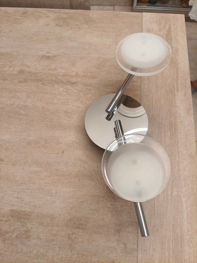 Lámpara de sobremesa moderna