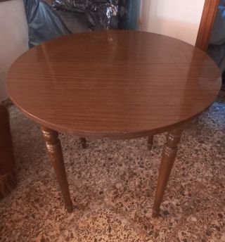Mesa extensible redonda de madera maciza