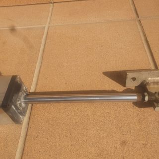 Brazo hidráulico puerta garaje