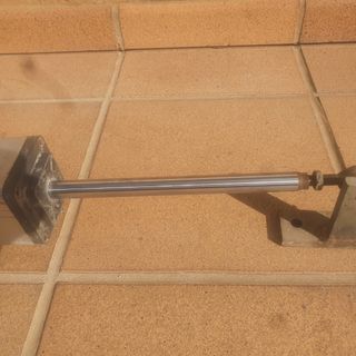 Brazo hidráulico puerta garaje