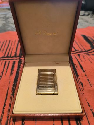 S.T. Dupont - Mechero bañado en oro