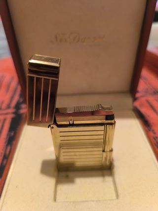 S.T. Dupont - Mechero bañado en oro