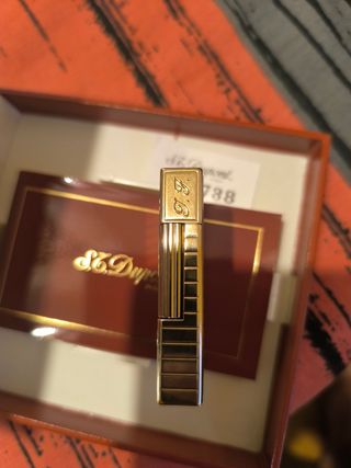 S.T. Dupont - Mechero bañado en oro