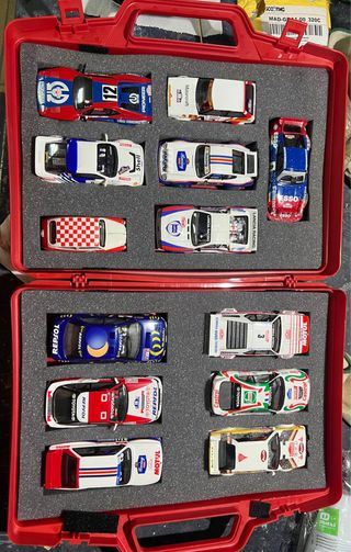 Coches Scalextric en maletín