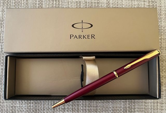 Penna a sfera rossa Parker