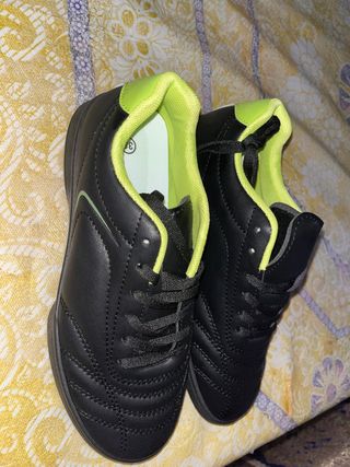 Zapatillas deportivas negras y verdes - Talla 38