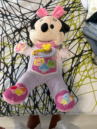 Muñeca Minnie Mouse interactiva