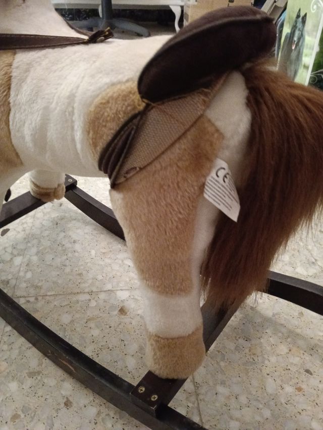 Caballo balancín infantil