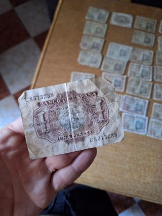 45 Billetes 1 Peseta España antiguos. 1° años 50

