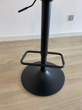 Taburete Kave Home Zenda - 81-102cm