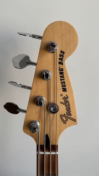 Bajo Fender Mustang Bass PJ
