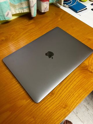 MacBook Pro 13" M1 (8GB RAM, 256GB SSD)