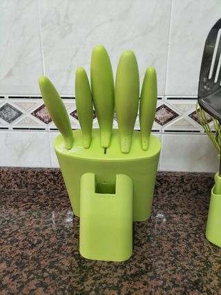 Cubertería y cuchillos - verde