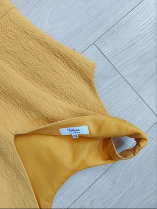 Talla S-M Vestido mostaza Fórmula Joven