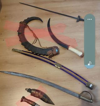 Espada antigua y otra étnica: colección de 2