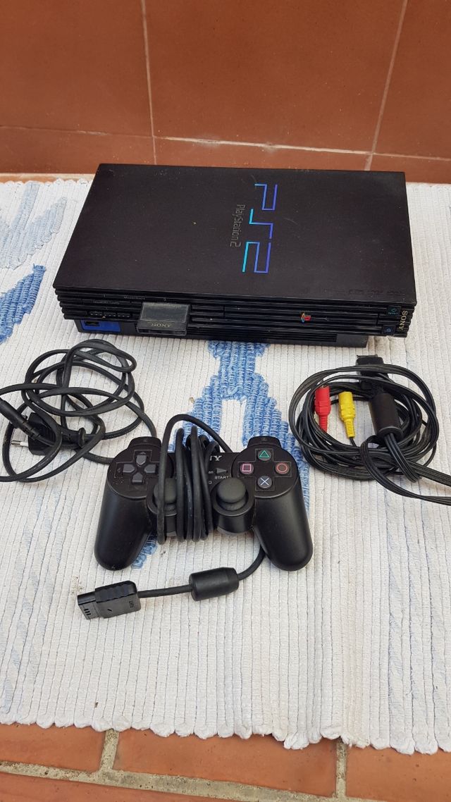 PS2 (PlayStation 2) negra