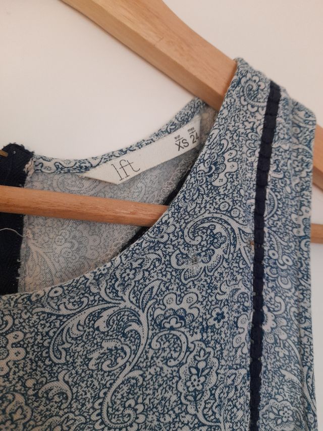 Vestido azul claro estampado