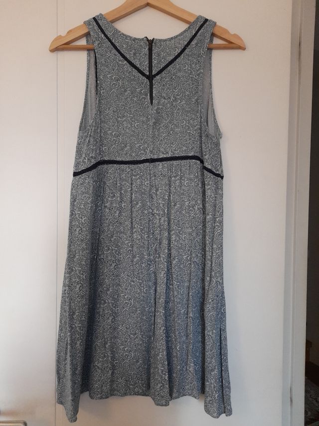 Vestido azul claro estampado