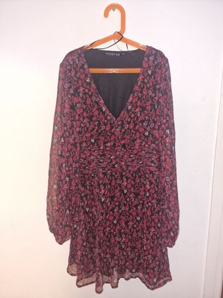 Vestido Stradivarius flores rojo-negro XS