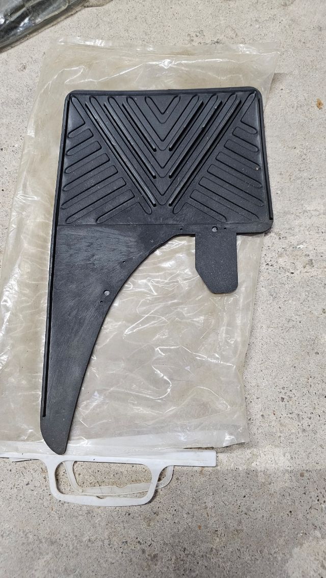 4 Faldones universales para coche