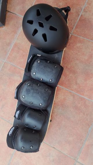 Pack Skate: Casco y Rodilleras