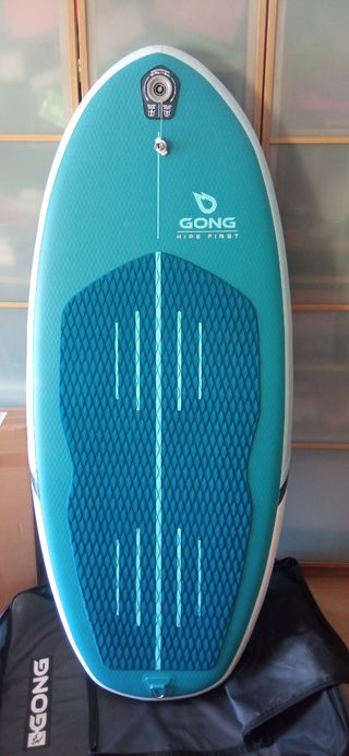 Tabla inflable Gong 5'11 (135 litros) como nueva 