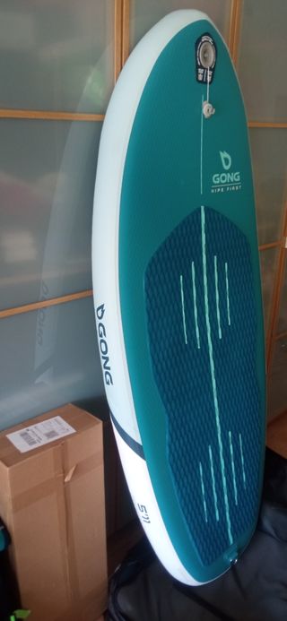 Tabla inflable Gong 5'11 (135 litros) como nueva 