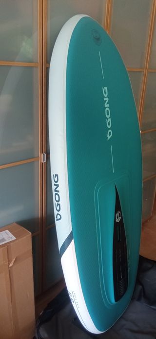 Tabla inflable Gong 5'11 (135 litros) como nueva 