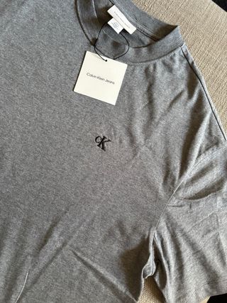 T-shirt Calvin Klein Jeans Grigia