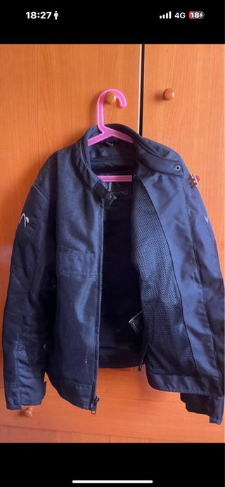Chaqueta moto mujer negra