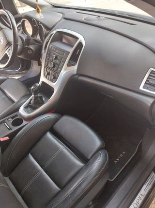 Opel Astra 2010
