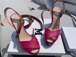 Sandalias Missoni fucsia con su caja