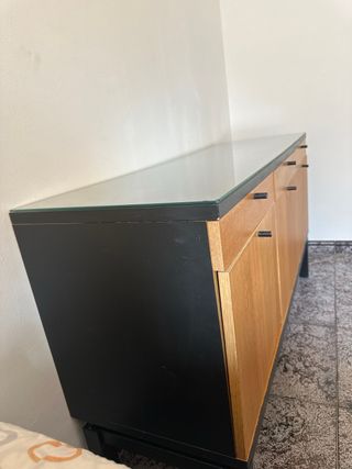 Mueble de madera reformado con cajones