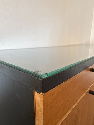 Mueble de madera reformado con cajones