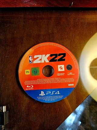 PS4 Slim (PlayStation 4) como NUEVA.