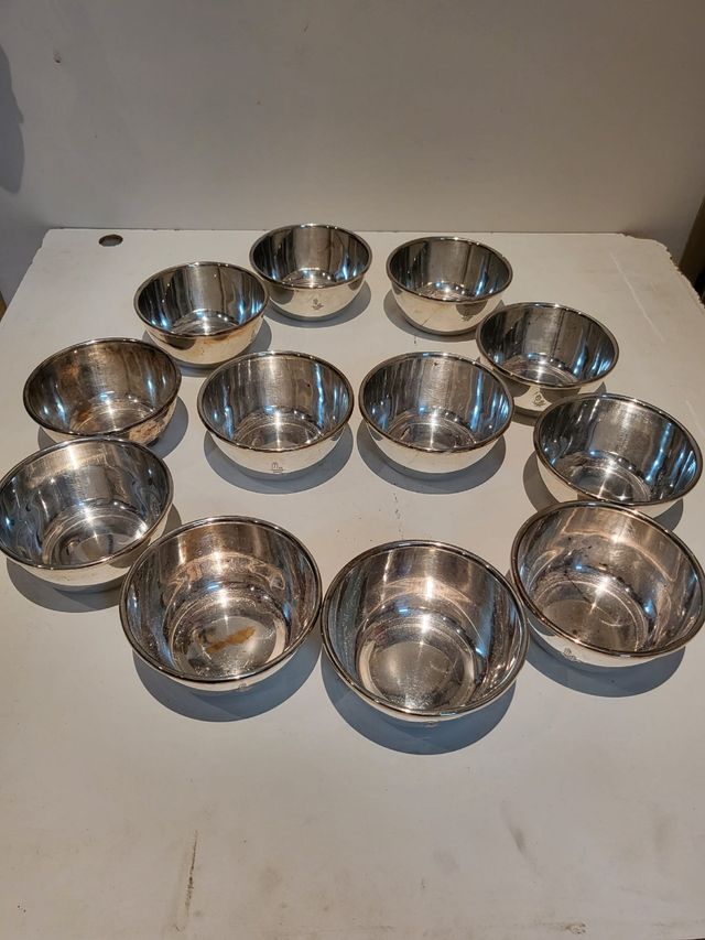 12 Cuencos metalicos plateados