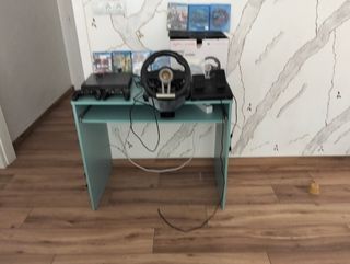 PS4 (PlayStation 4) + 3 juegos FIFA en FIGUERAS
