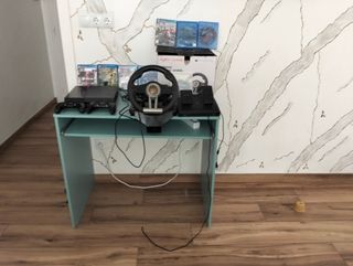 PS4 (PlayStation 4) + 3 juegos FIFA en FIGUERAS
