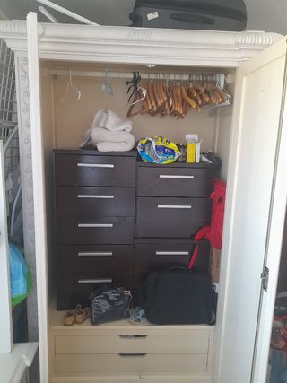 Armario blanco clásico madera