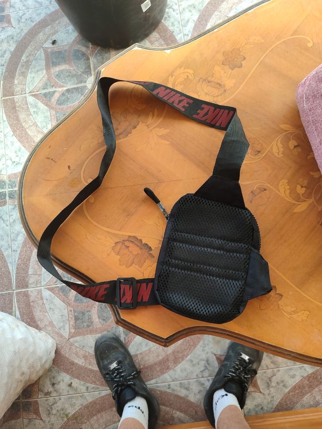 Marsupio Nike nero e rosso